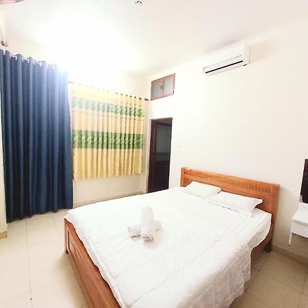 Khach San Huong Quynh Hotel Ho Chi Minh City Exterior photo