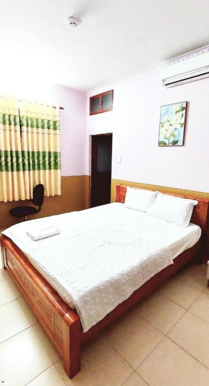 Khach San Huong Quynh Hotel Ho Chi Minh City Exterior photo